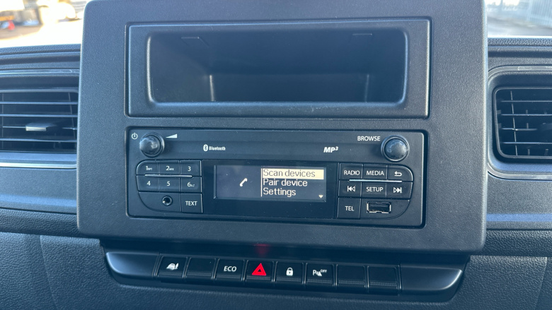 Renault Master Mwb Diesel Fwd MM35dCi 135 Business+ Medium Roof Van